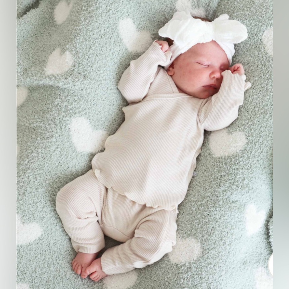 NWT - Caden Lane - 2pc Waffle Crossover Top and Bottom - Cloud - Newborn
